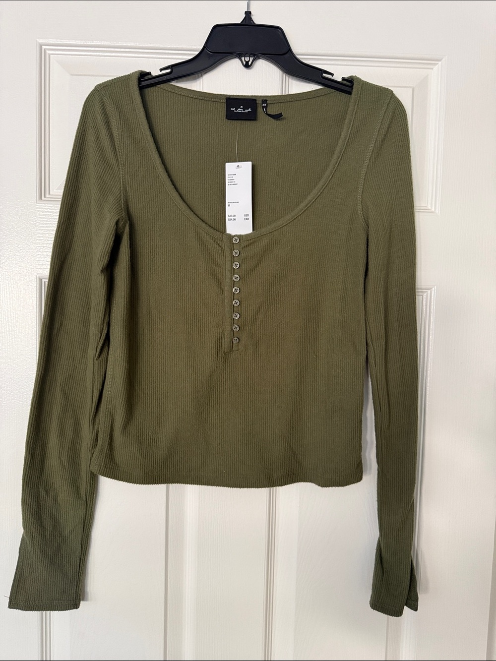 Urban outfitter Ribbed Long-Sleeve Scoop Neck Henley Top - Olive Green